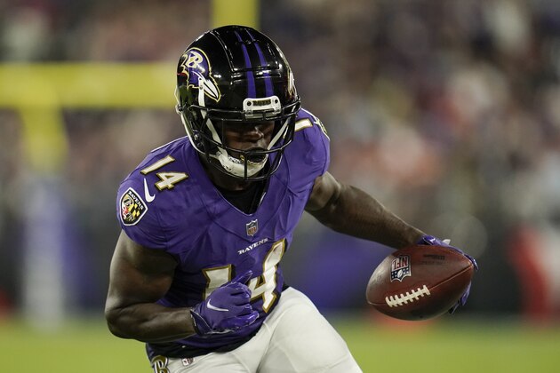 Baltimore Ravens wide receiver Sammy Watkins rushes the ball in the first half of an NFL football game against the Kansas City Chiefs, Sunday, Sept. 19, 2021, in Baltimore. (AP Photo/Julio Cortez)