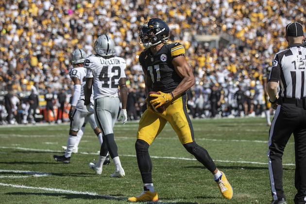 Pittsburgh Steelers wide receiver Chase Claypool (11) celebrates after a catch during an NFL football game, Sunday, Sept. 19, 2021 in Pittsburgh. (AP Photo/Matt Durisko) Pittsburgh Steelers wide receiver Chase Claypool (11) celebrates after a catch during an NFL football game, Sunday, Sept. 19, 2021 in Pittsburgh. (AP Photo/Matt Durisko)