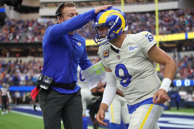INGLEWOOD, CALIFORNIA - SEPTEMBER 26: Head coach Sean McVay of the Los Angeles Rams celebrates a third quarter touchdown throw by Matthew Stafford #9 in the game against the Tampa Bay Buccaneers at SoFi Stadium on September 26, 2021 in Inglewood, California. (Photo by Katelyn Mulcahy/Getty Images)