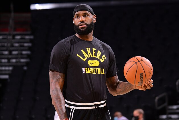 PHOENIX, AZ - OCTOBER 6:  LeBron James #6 of the Los Angeles Lakers looks on during a preseason game against the Phoenix Suns on October 6, 2021 at Footprint Center in Phoenix, Arizona. NOTE TO USER: User expressly acknowledges and agrees that, by downloading and or using this photograph, user is consenting to the terms and conditions of the Getty Images License Agreement. Mandatory Copyright Notice: Copyright 2021 NBAE (Photo by Michael Gonzales/NBAE via Getty Images)