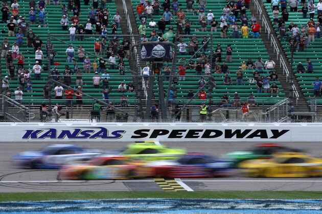 KANSAS CITY, KANSAS - MAY 02: Cars race during the NASCAR Cup Series Buschy McBusch Race 400 at Kansas Speedway on May 02, 2021 in Kansas City, Kansas. (Photo by Sean Gardner/Getty Images)