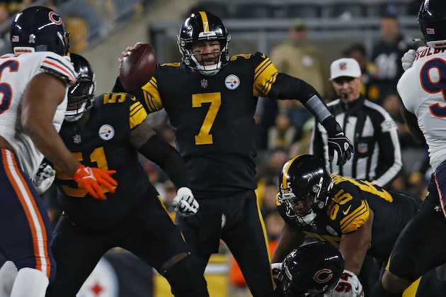 PITTSBURGH, PENNSYLVANIA - NOVEMBER 08: Quarterback Ben Roethlisberger #7 of the Pittsburgh Steelers is sacked by outside linebacker Robert Quinn #94 of the Chicago Bears during the first half at Heinz Field on November 8, 2021 in Pittsburgh, Pennsylvania. (Photo by Justin K. Aller/Getty Images) PITTSBURGH, PENNSYLVANIA - NOVEMBER 08: Quarterback Ben Roethlisberger #7 of the Pittsburgh Steelers is sacked by outside linebacker Robert Quinn #94 of the Chicago Bears during the first half at Heinz Field on November 8, 2021 in Pittsburgh, Pennsylvania. (Photo by Justin K. Aller/Getty Images)