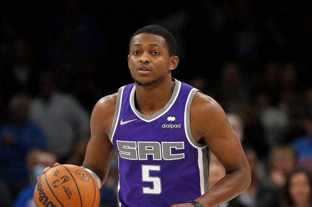 Sacramento Kings guard De'Aaron Fox (5) during the first half of an NBA basketball game against the Oklahoma City Thunder, Friday, Nov. 12, 2021, in Oklahoma City. (AP Photo/Garett Fisbeck)