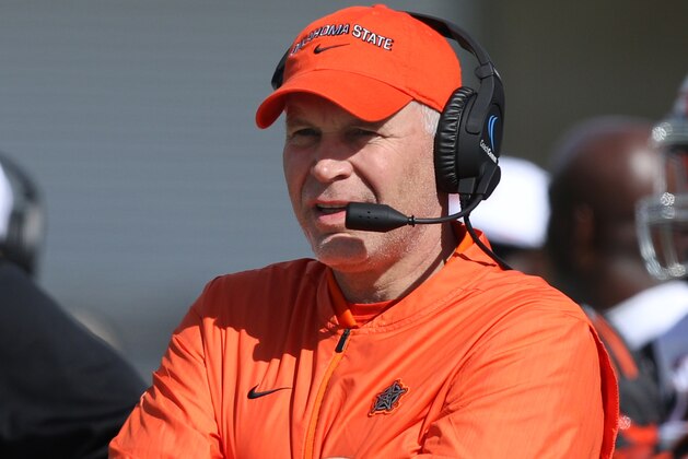MANHATTAN, KS - OCTOBER 13: Oklahoma State Cowboys defensive coordinator Jim Knowles on the sidelines during a Big 12 football game between the Oklahoma State Cowboys and Kansas State Wildcats on October 13, 2018 at Bill Snyder Family Stadium in Manhattan, KS.  (Photo by Scott Winters/Icon Sportswire via Getty Images)