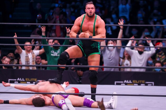 CLEVELAND, OH - JANUARY 26: Wardlow pins Elijah Dean and James Alexander during AEW Dynamite on January 26, 2022, at the Wolstein Center in Cleveland, OH. (Photo by Frank Jansky/Icon Sportswire via Getty Images)