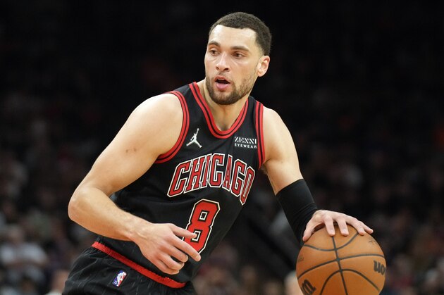 Chicago Bulls guard Zach LaVine (8) during the first half of an NBA basketball game against the Phoenix Suns, Friday, March 18, 2022, in Phoenix. (AP Photo/Rick Scuteri)