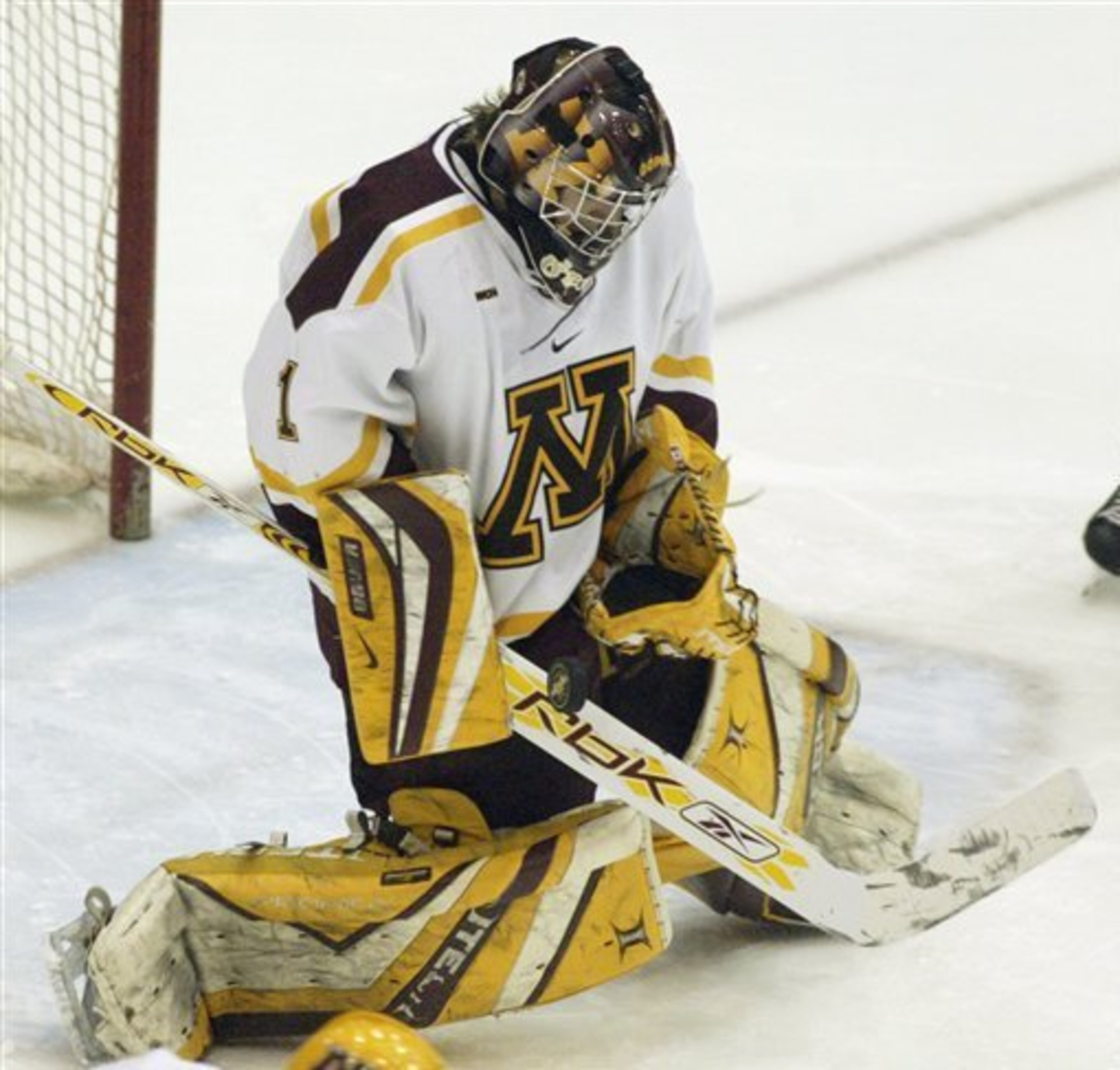 Minnesota goalie Jeff Frazee makes a save against Michigan Tech during the third period of a hockey game Saturday, Dec. 1, 2007, in Minneapolis. Frazee had 18 saves on the night as Minnesota won, 3-1. (AP Photo/Paul Battaglia) Minnesota goalie Jeff Frazee makes a save against Michigan Tech during the third period of a hockey game Saturday, Dec. 1, 2007, in Minneapolis. Frazee had 18 saves on the night as Minnesota won, 3-1. (AP Photo/Paul Battaglia)