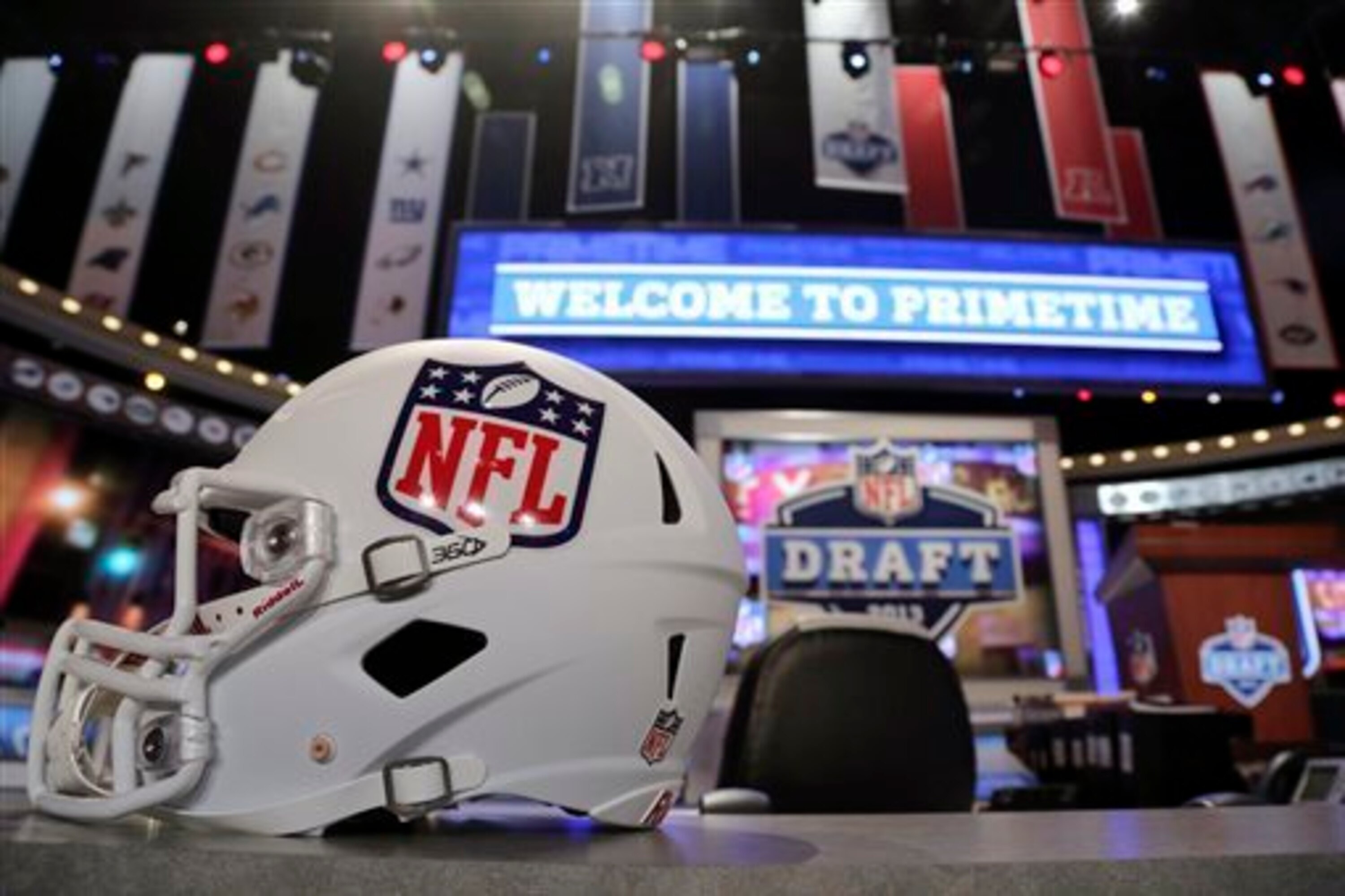 Best National Football League Throwback Helmets Since the 1970 NFL-AFL  Merger