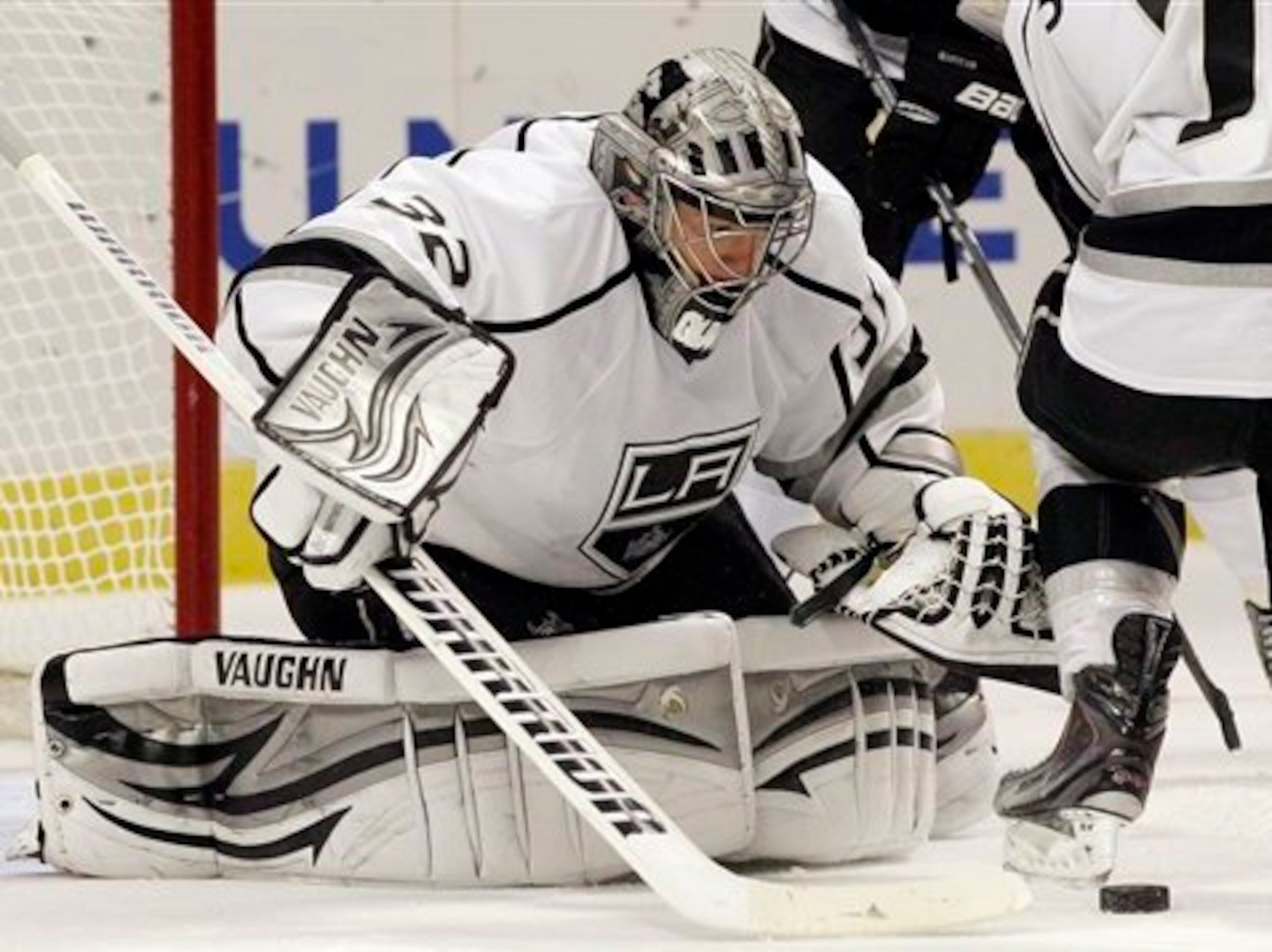 Los Angeles Kings goalie Jonathan Quick makes the save on a shot by Chicago Blackhawks' Patrick Sharp during the second period of an NHL hockey game in Chicago on Wednesday, Dec. 28, 2011. (AP Photo/Nam Y. Huh) Los Angeles Kings goalie Jonathan Quick makes the save on a shot by Chicago Blackhawks' Patrick Sharp during the second period of an NHL hockey game in Chicago on Wednesday, Dec. 28, 2011. (AP Photo/Nam Y. Huh)