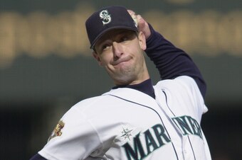 Lefty Jamie Moyer led the team with 20 wins.
