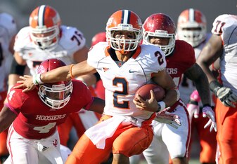 BLOOMINGTON, IN - OCTOBER 08: Nathan Scheelhaase #2 of the Illinois Illini runs with the ball during the game against the Indiana Hoosiers at Memorial Stadium on October 8, 2011 in Bloomington, Indiana. Illinois won 41-20. (Photo by Andy Lyons/Getty Im BLOOMINGTON, IN - OCTOBER 08: Nathan Scheelhaase #2 of the Illinois Illini runs with the ball during the game against the Indiana Hoosiers at Memorial Stadium on October 8, 2011 in Bloomington, Indiana. Illinois won 41-20. (Photo by Andy Lyons/Getty Im