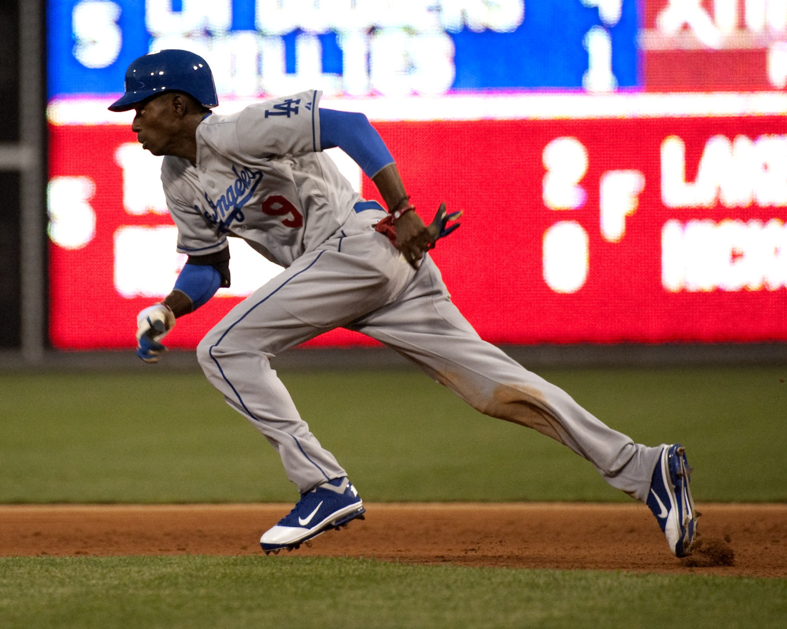 Dodger Shortstop Dee Gordon mid stride