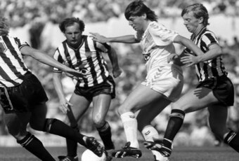 Chris Waddle magic (photo via whoateallthepies.tv)