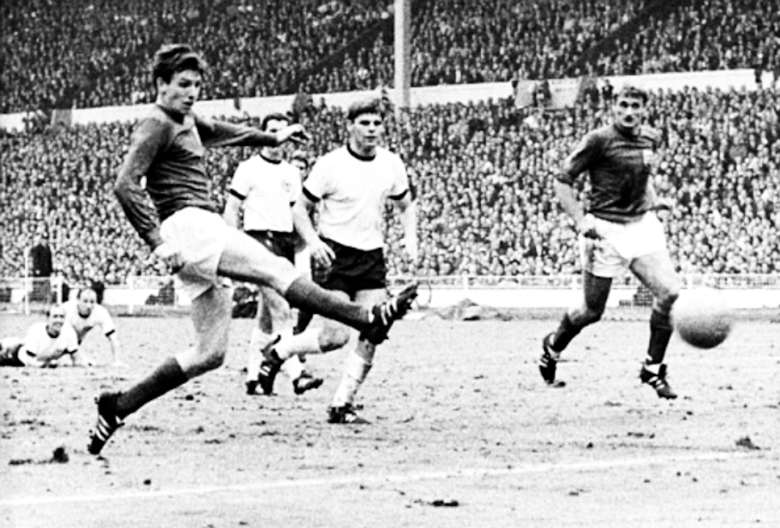 Martin Peters: class (photo via The Daily Mail) Martin Peters: class (photo via The Daily Mail)