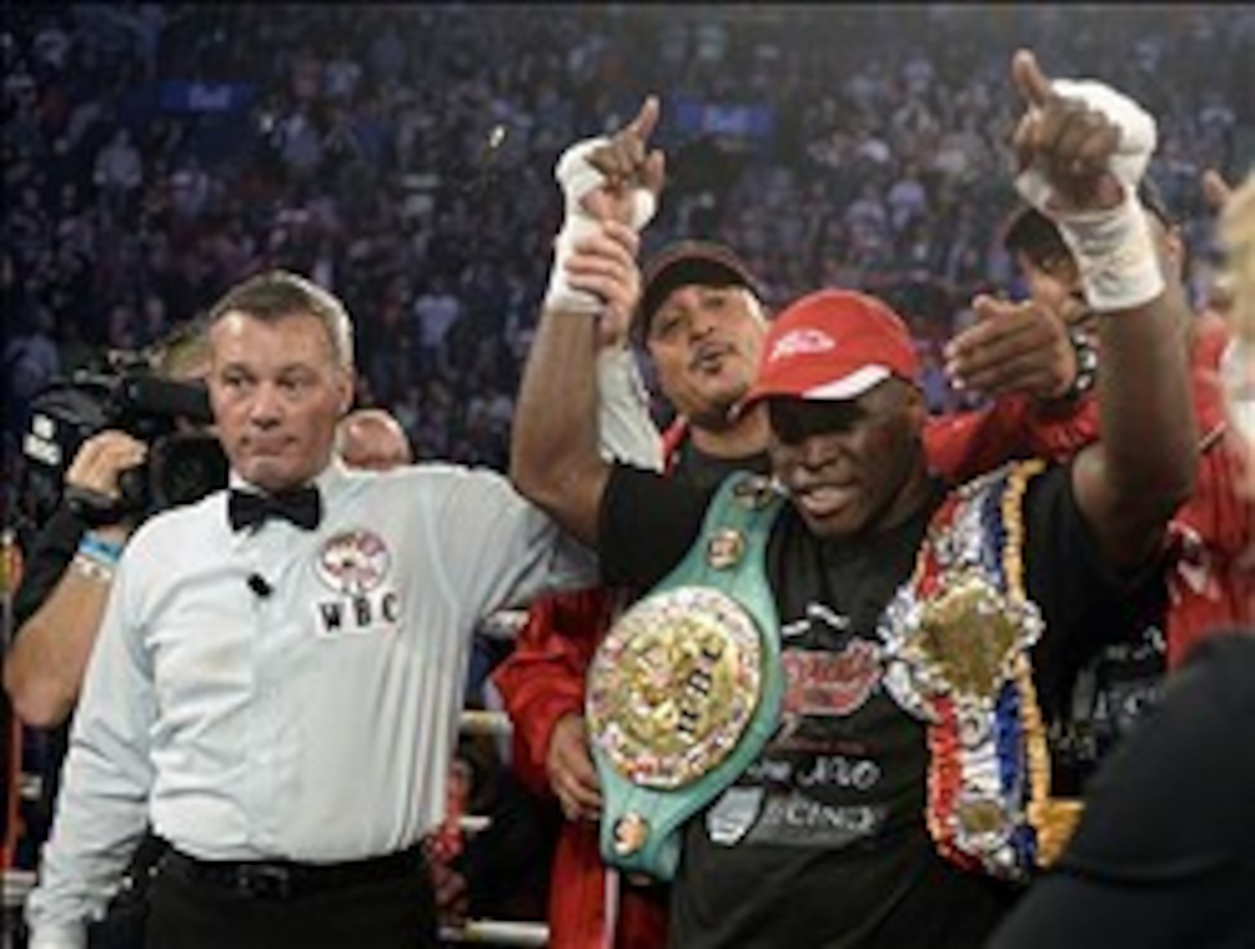 Adonis Stevenson put a beating on Tavoris Cloud Saturday night.