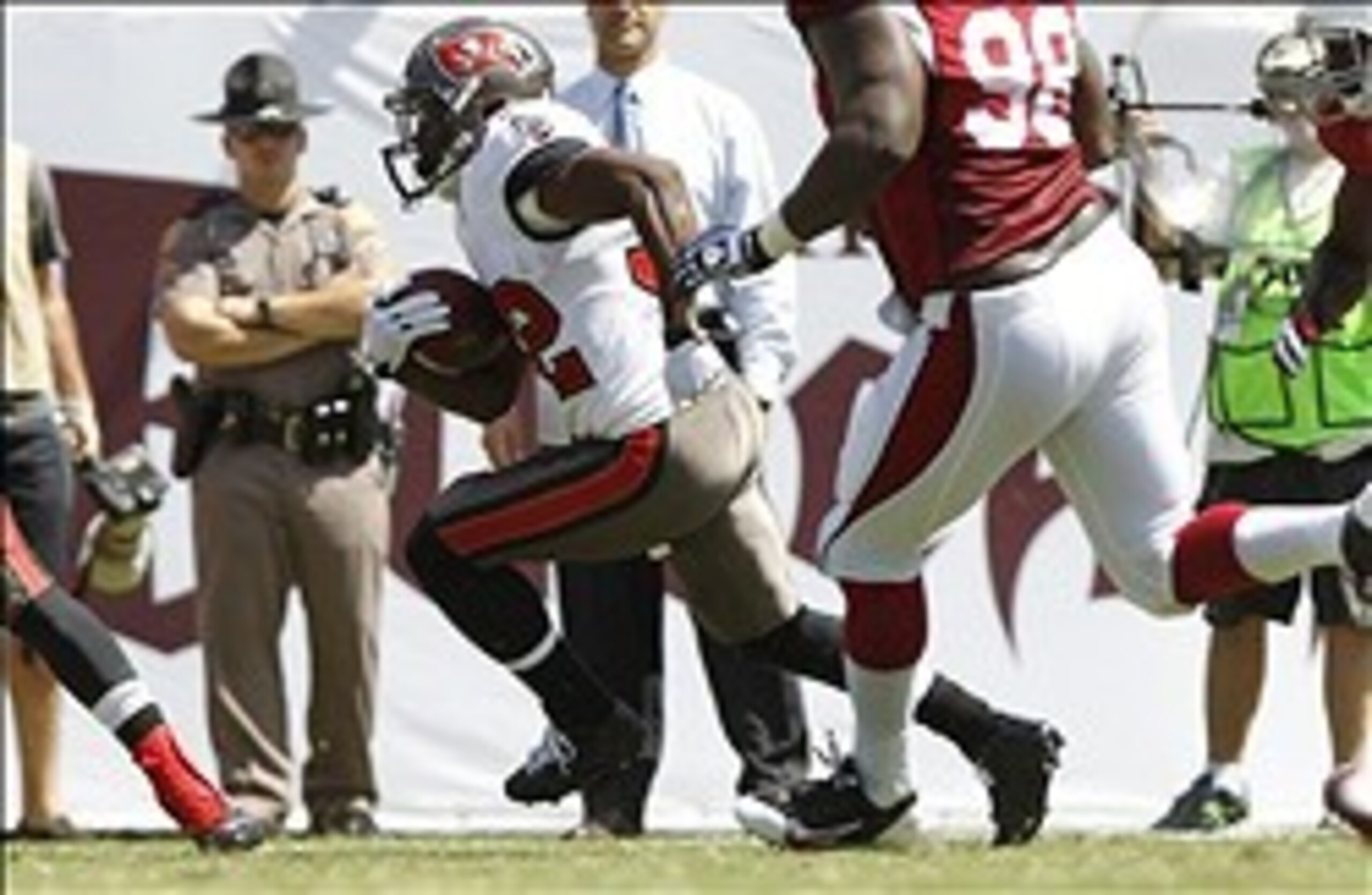 Jeff Demps helped and hurt the Buccaneers on Sunday. Jeff Demps helped and hurt the Buccaneers on Sunday.