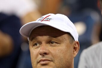 Marian Vajda watches his pupil Novak Djokovic at 2012 U.S. Open.