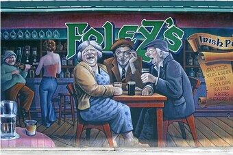 Foley's is a down-to-earth Irish pub less than 20 minutes from Bandon Dunes.