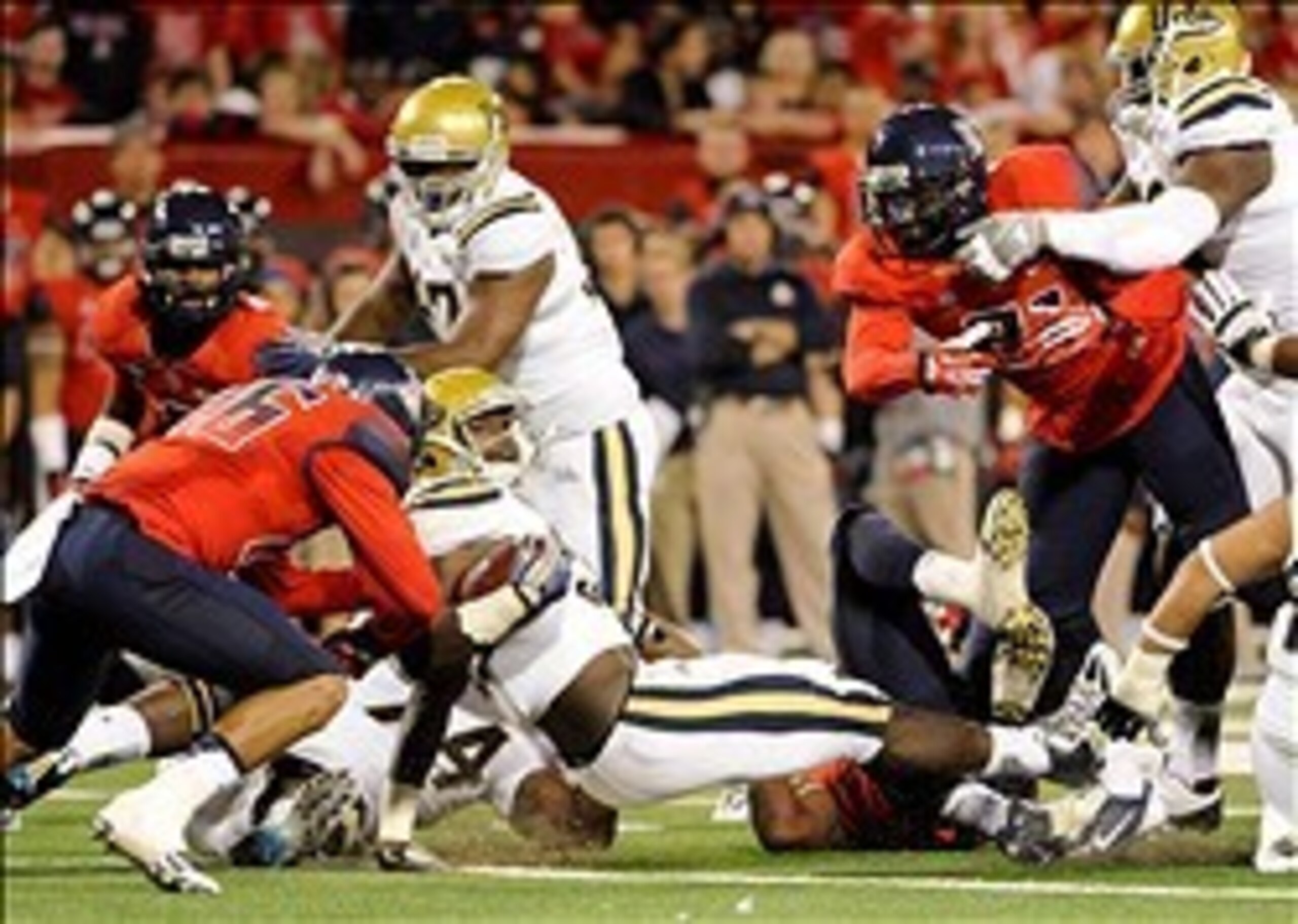 UCLA LB/RB Myles Jack