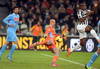 Pepe Reina would represent the safe choice to replace Valdes.