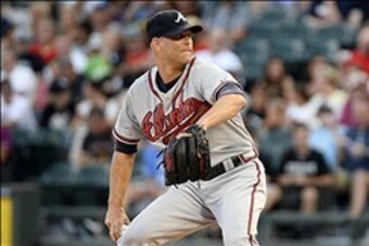 Tim Hudson signed a two-year contract to be the Giants' No. 4 starter