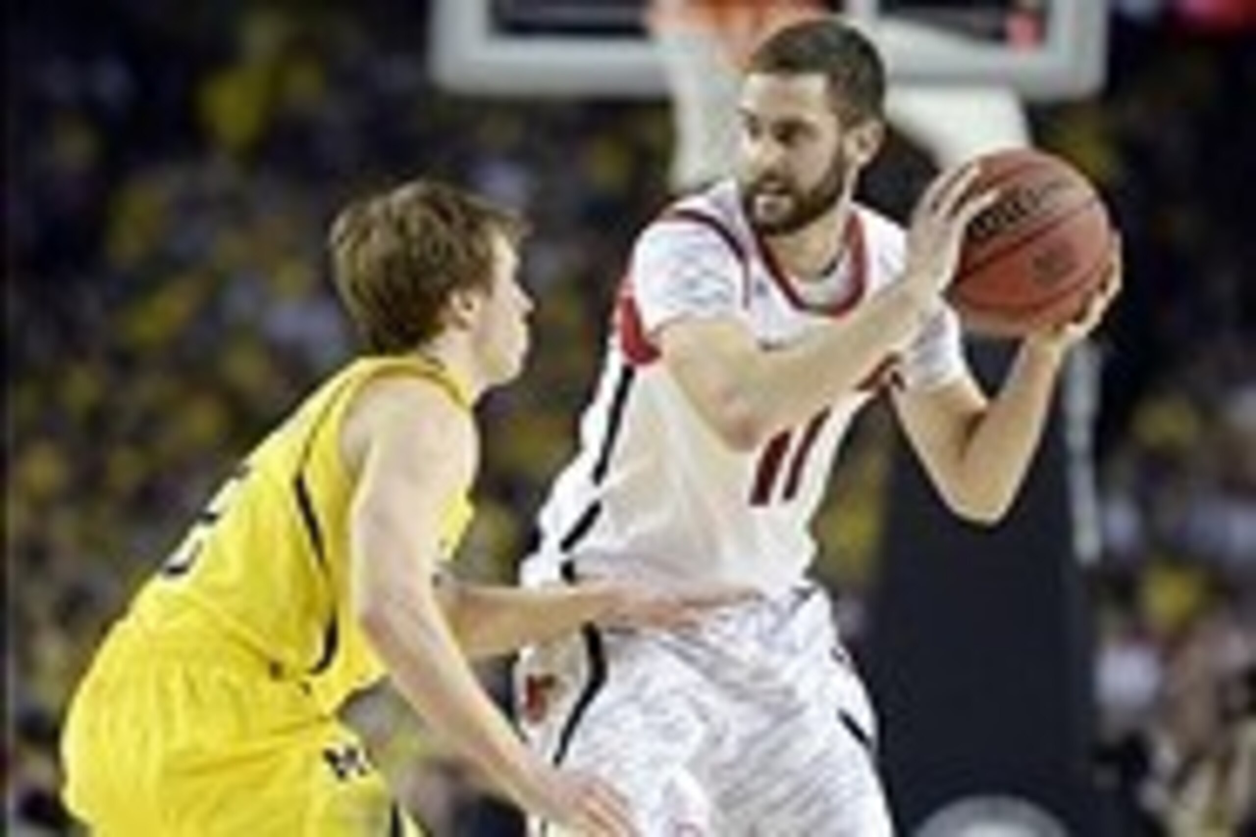Baylor's Brady Heslip and Louisville's Luke Hancock