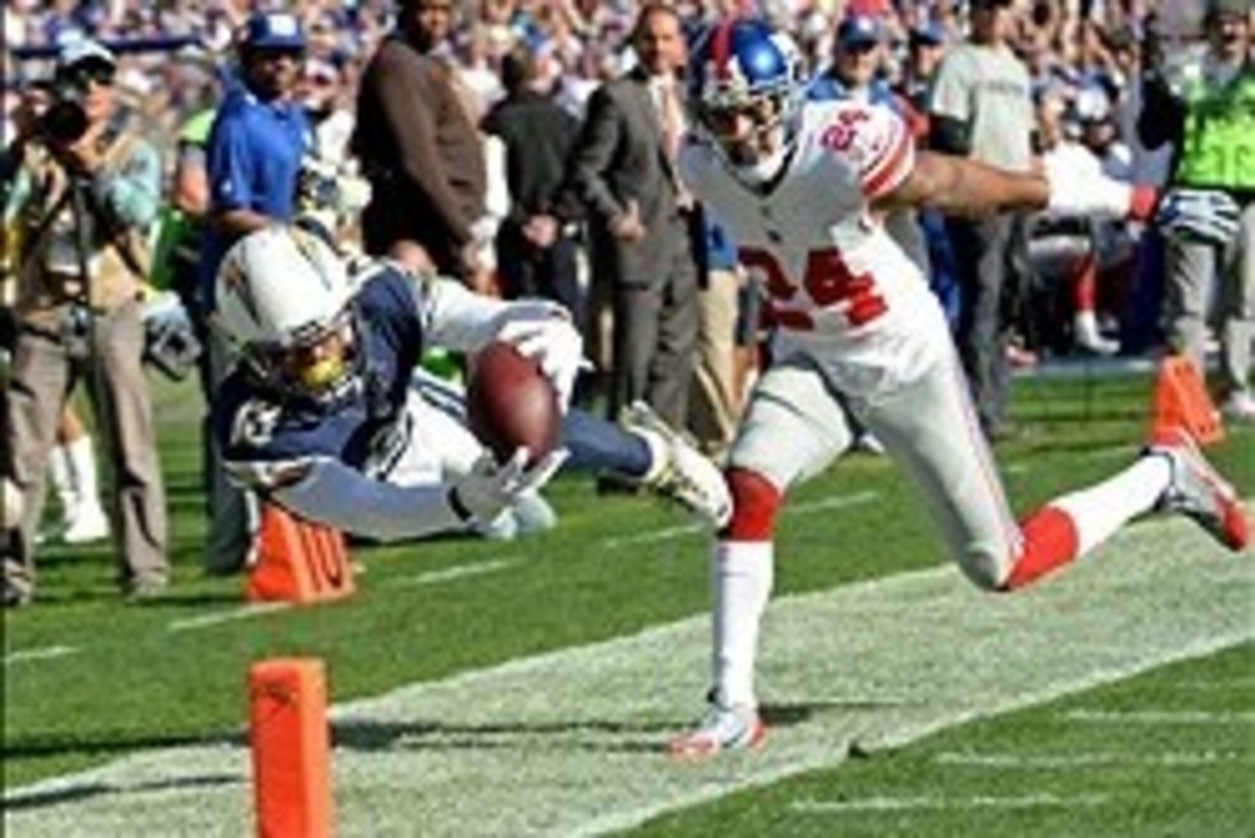 San Diego's Keenan Allen stretches in for a score.