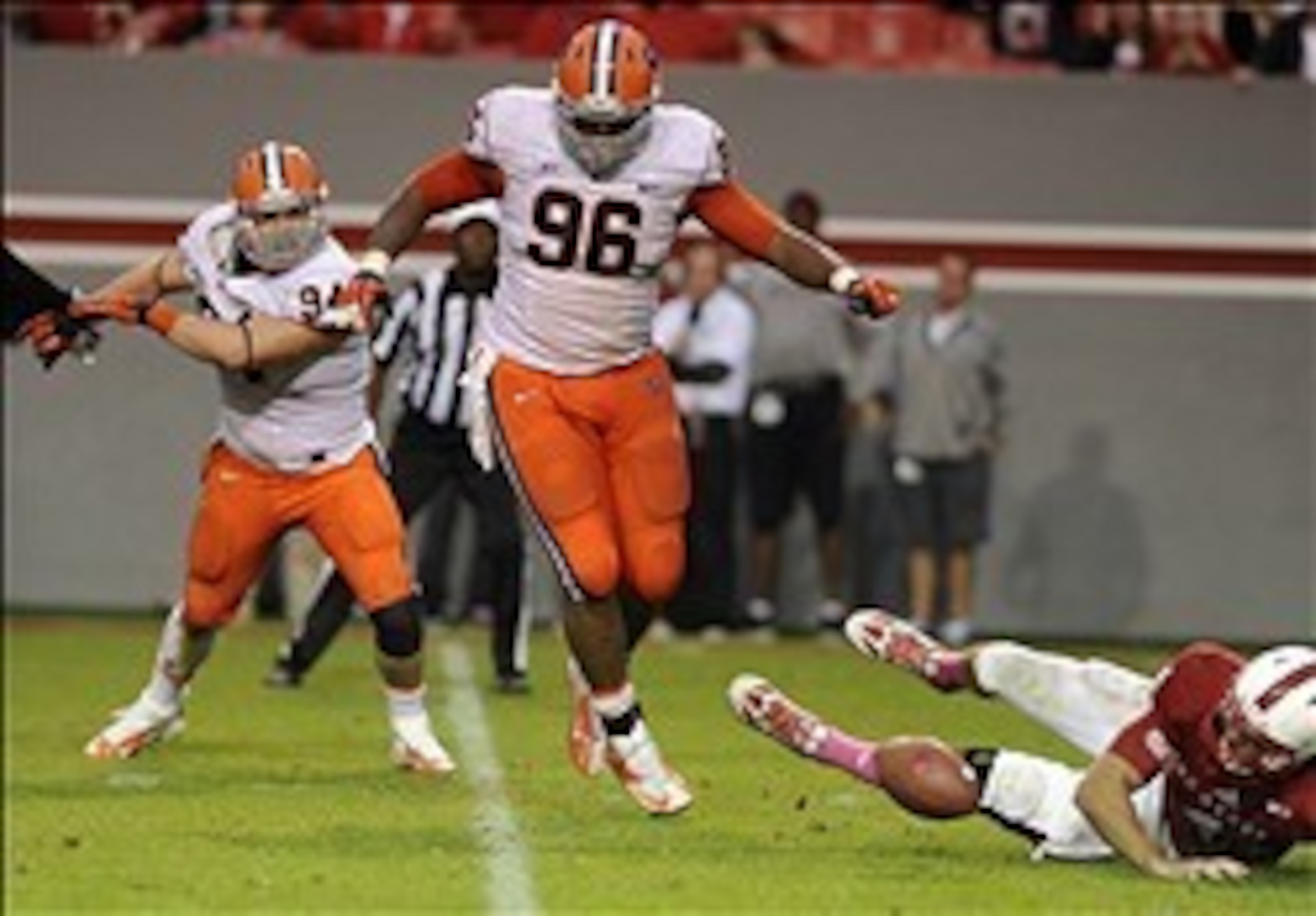 Syracuse DE Jay Bromley
