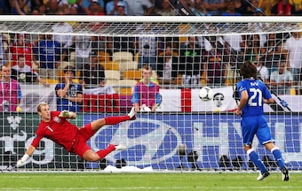 Pirlo converts a "panenka" penalty at Euro 2012