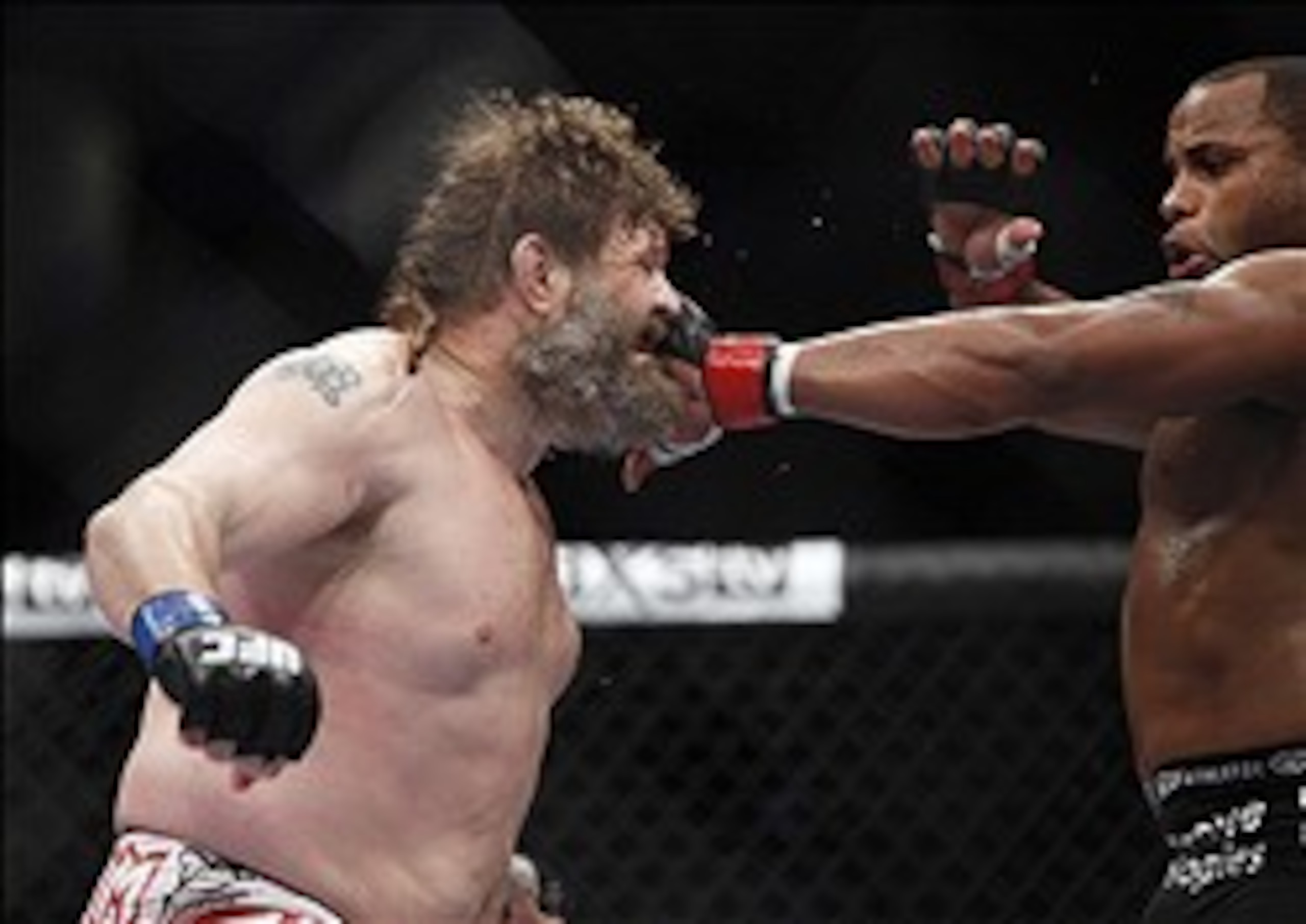 Cormier handed Nelson a second straight loss with 74 significant strikes.