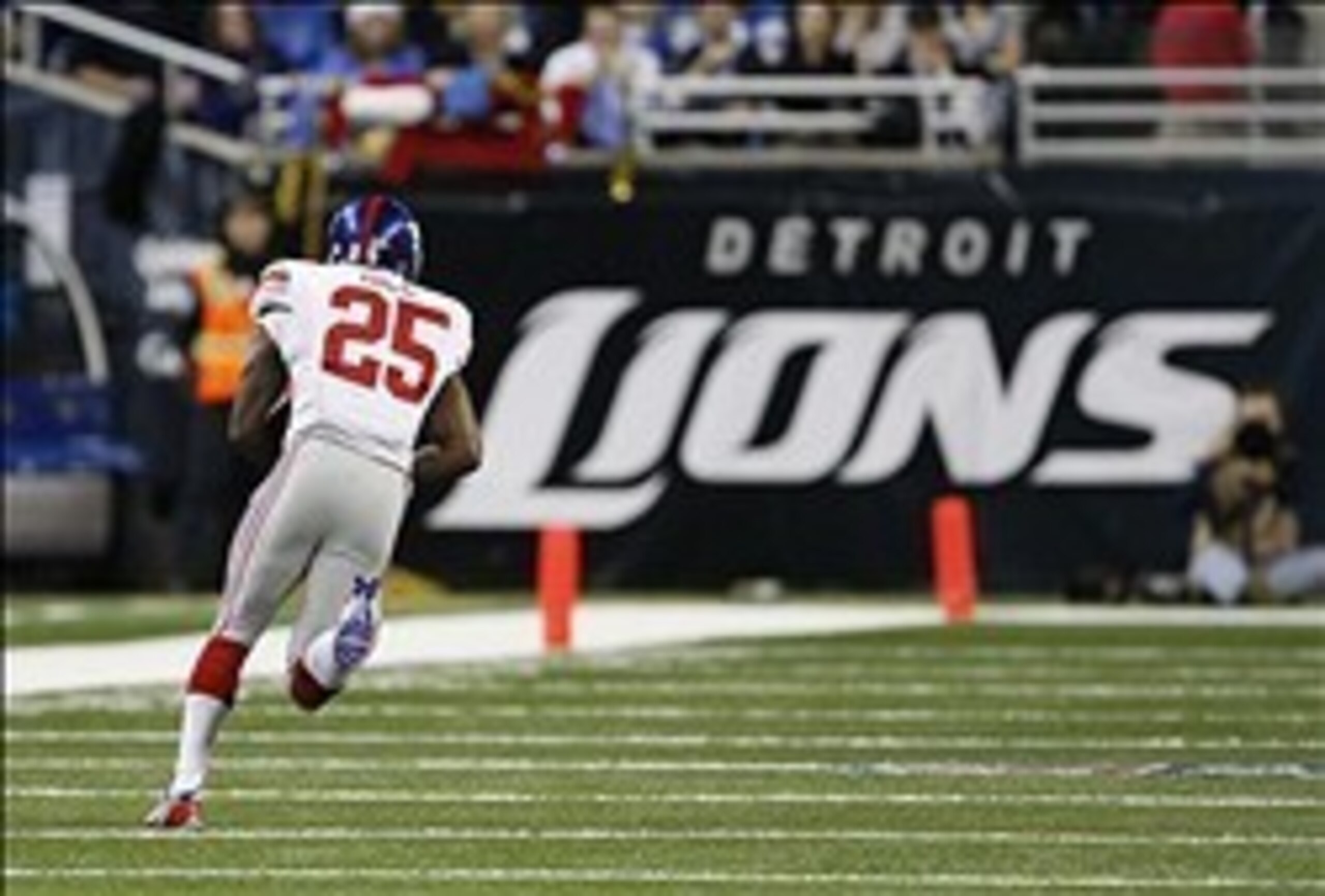 Will Hill returned an interception for a TD in the fourth quarter.