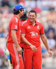 SOUTHAMPTON, ENGLAND - JUNE 02:  Alastair Cook of England and Tim Bresnan share a joke during the 2nd NatWest Series ODI between England and New Zealand at Ageas Bowl on June 2, 2013 in Southampton, England.  (Photo by Mike Hewitt/Getty Images)