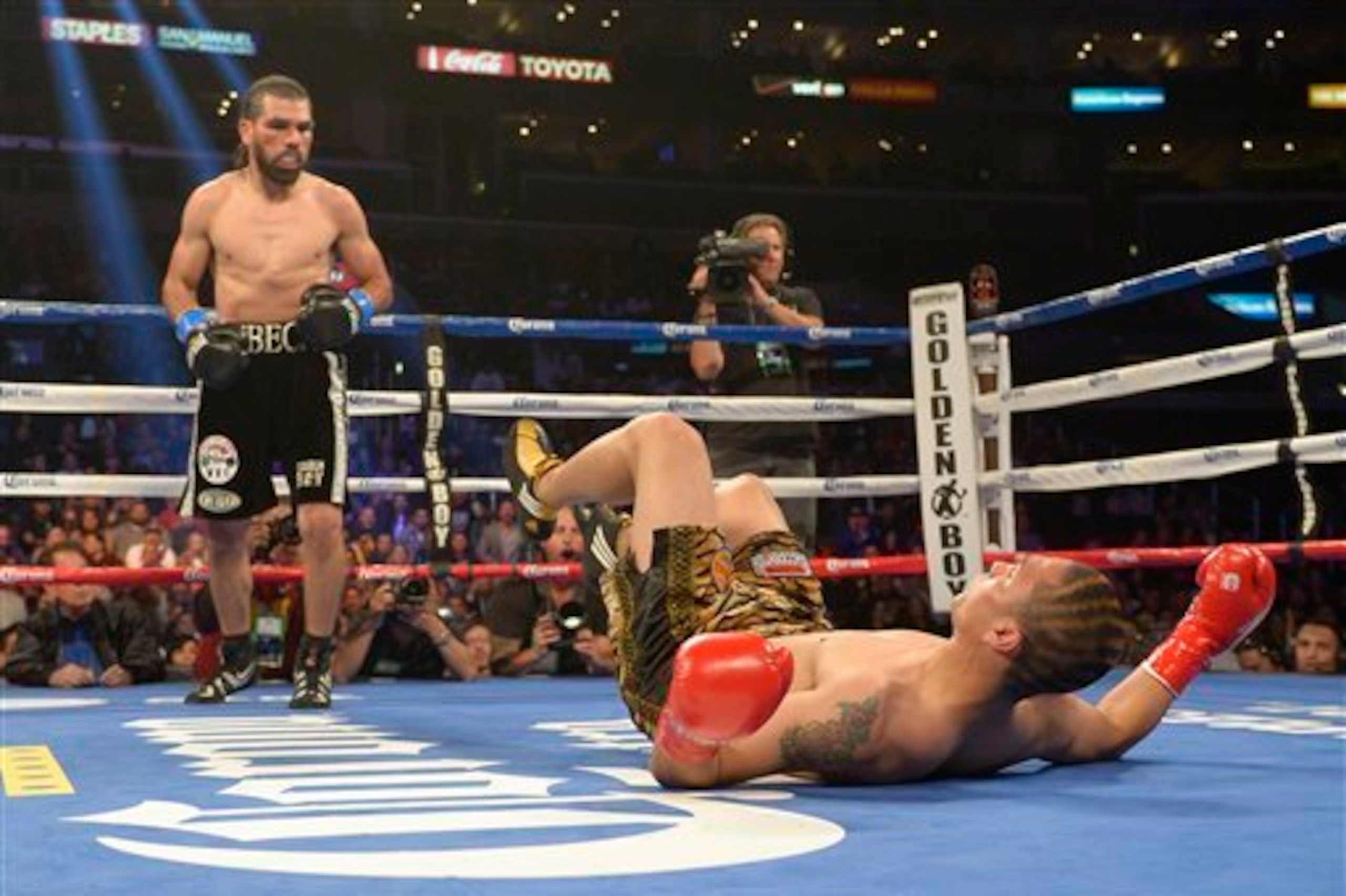 Angulo isn't a defensive-oriented fighter. At all.