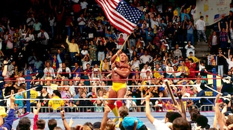 Hulk Hogan celebrates his Rumble win.