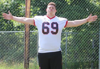 Kentucky DT Matt Elam remains uncommitted.