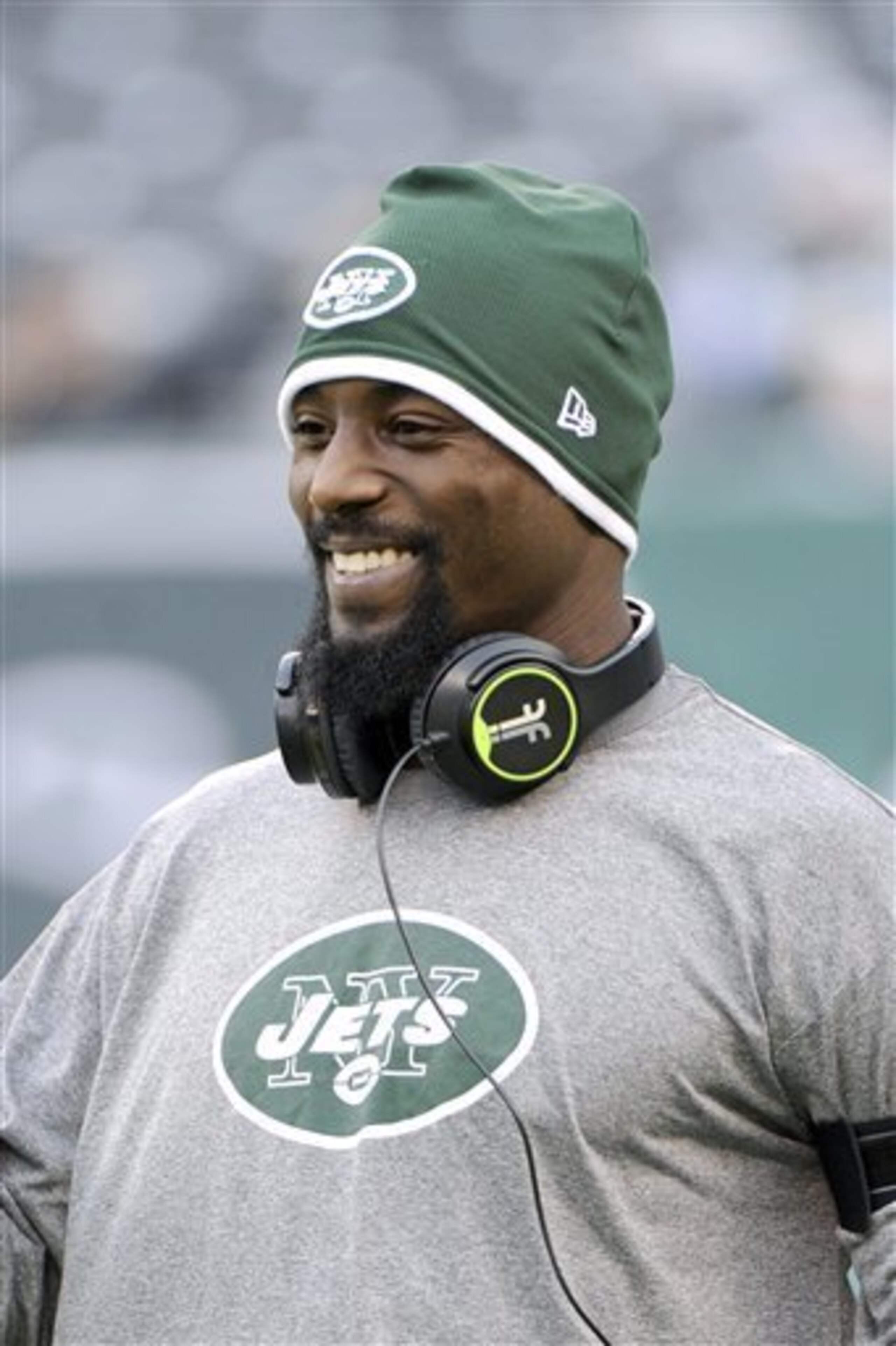 The Jets may replace Santonio Holmes with a rookie in 2014.