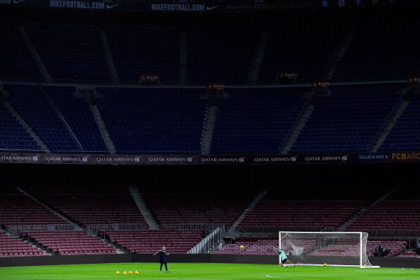 Only 25,551 spectators created swathes of empty spaces.
