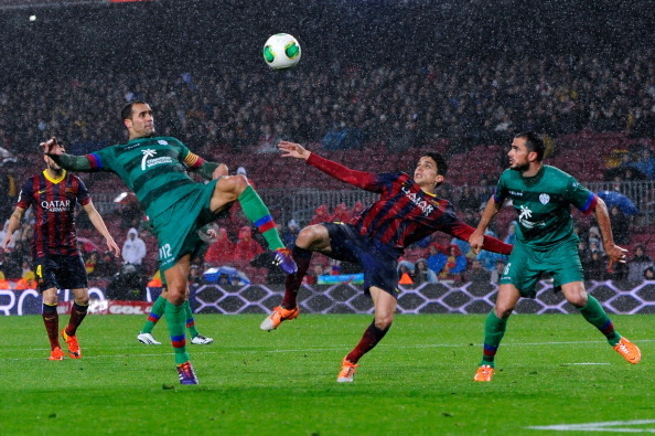 Barcelona still struggle to defend from simple set pieces.