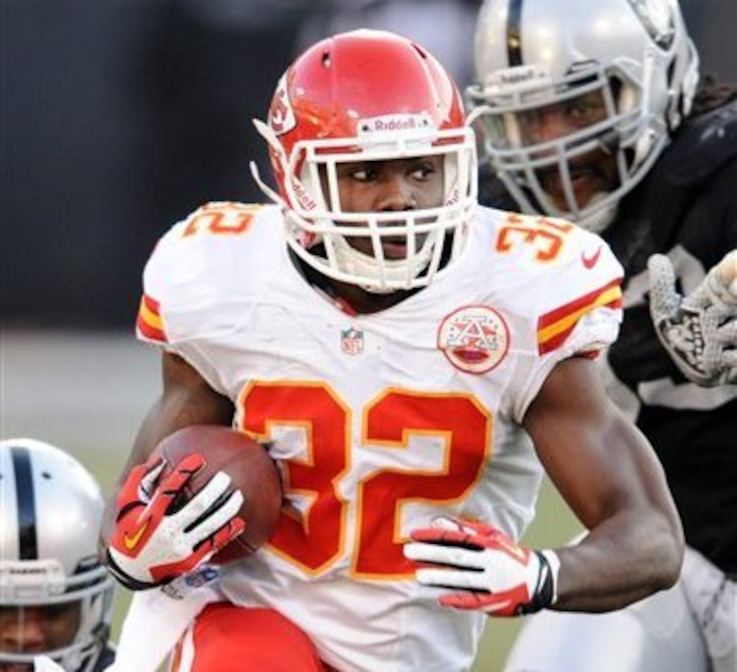 Cyrus Gray runs the ball against Oakland
