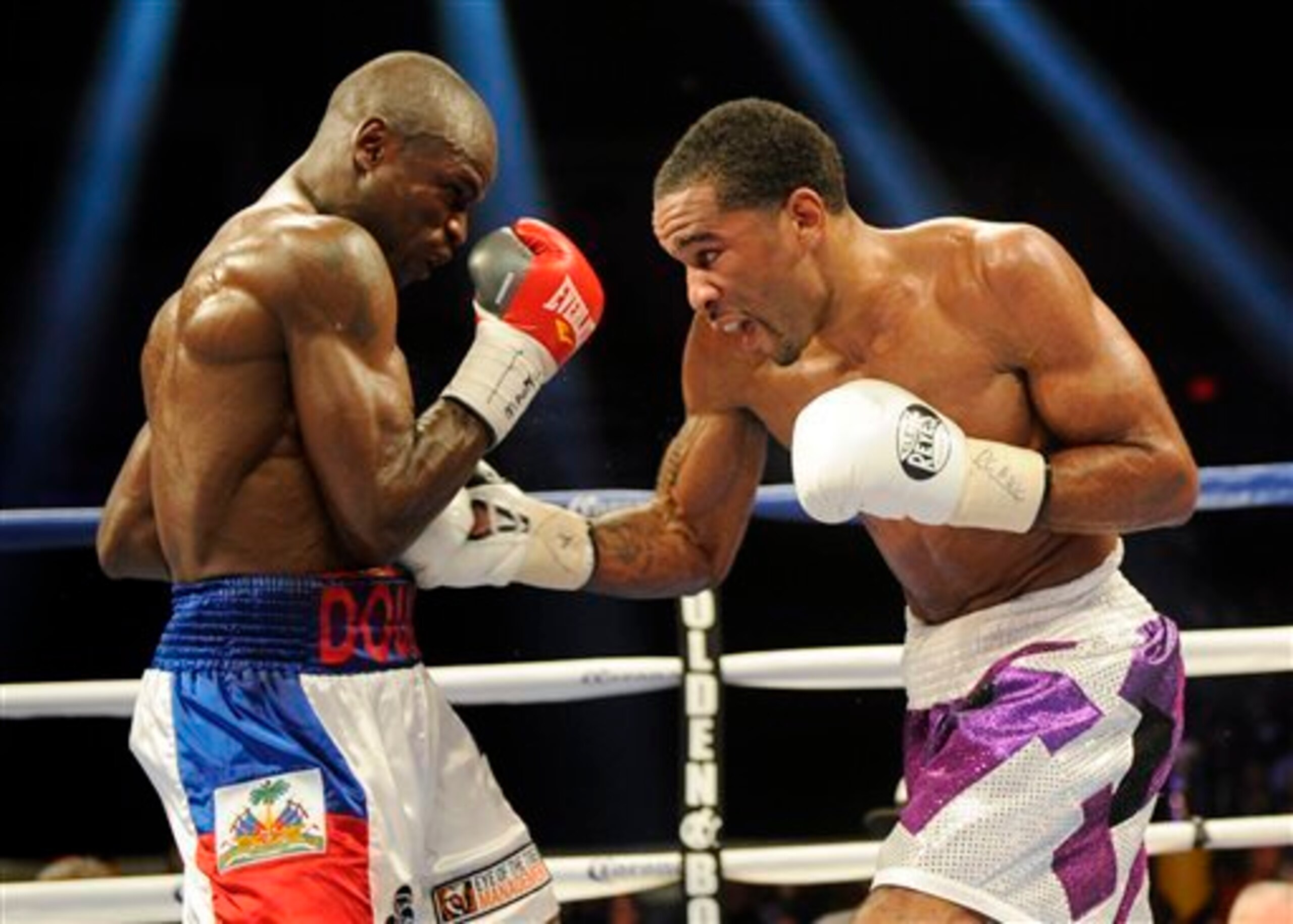 Lamont Peterson was extremely impressive in weathering an early storm from Dierry Jean to retain his junior welterweight title.