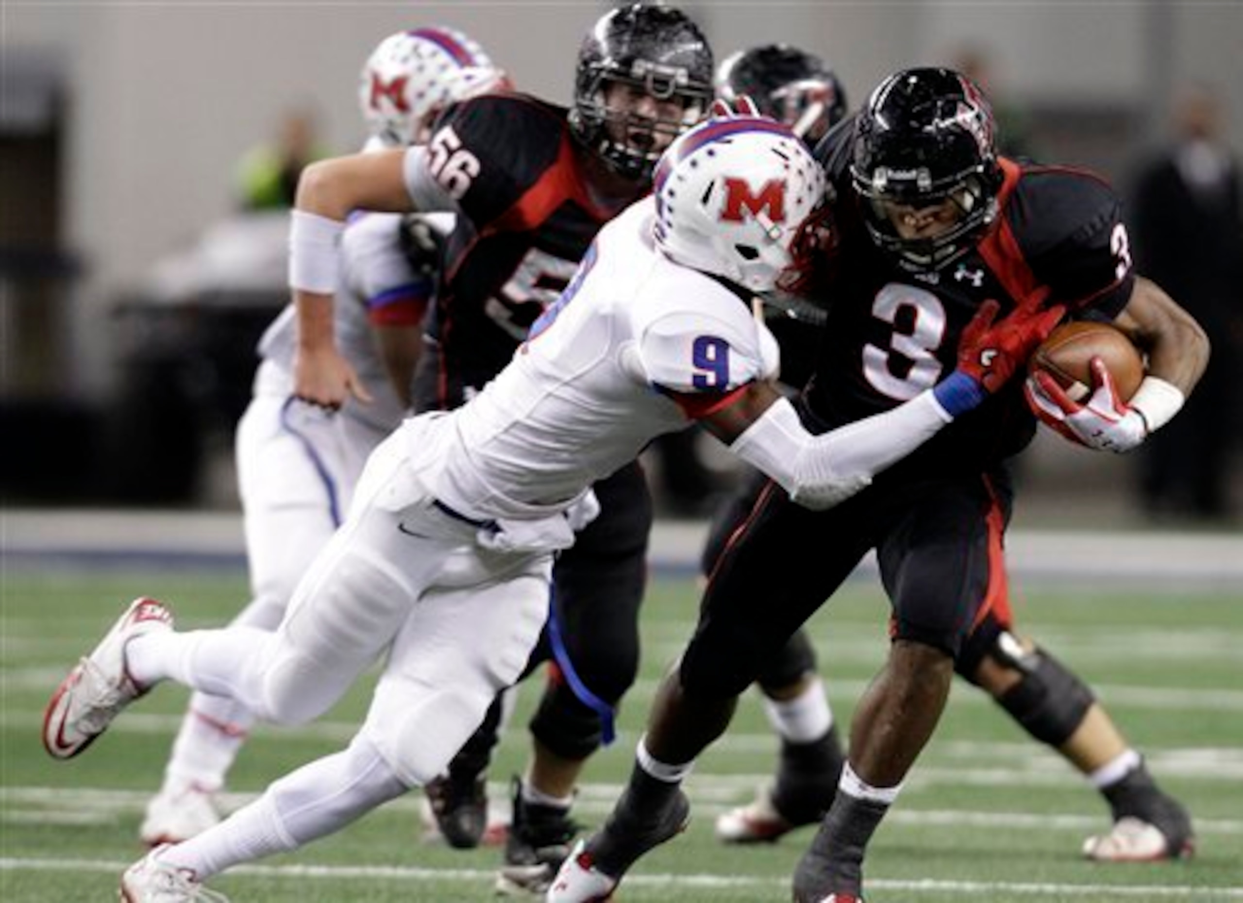 Lake Travis RB Varshaun Nixon carries the ball in the 2011 4A state title game