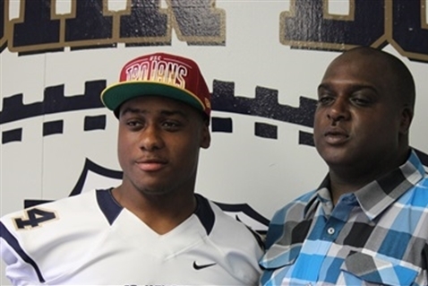 Malik Dorton is a 3-star SDE in USC's class of 2014