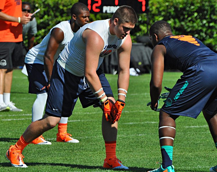 Henry Mondeaux played on both sides of the ball in high school, but will play defense at Oregon.