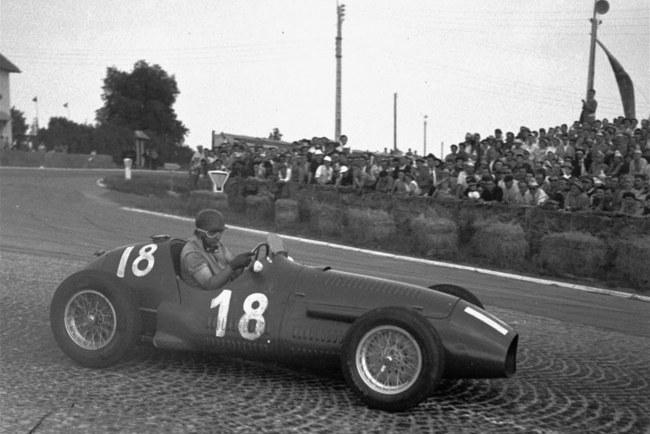Hawthorn's first victory, in 1953 at Reims.