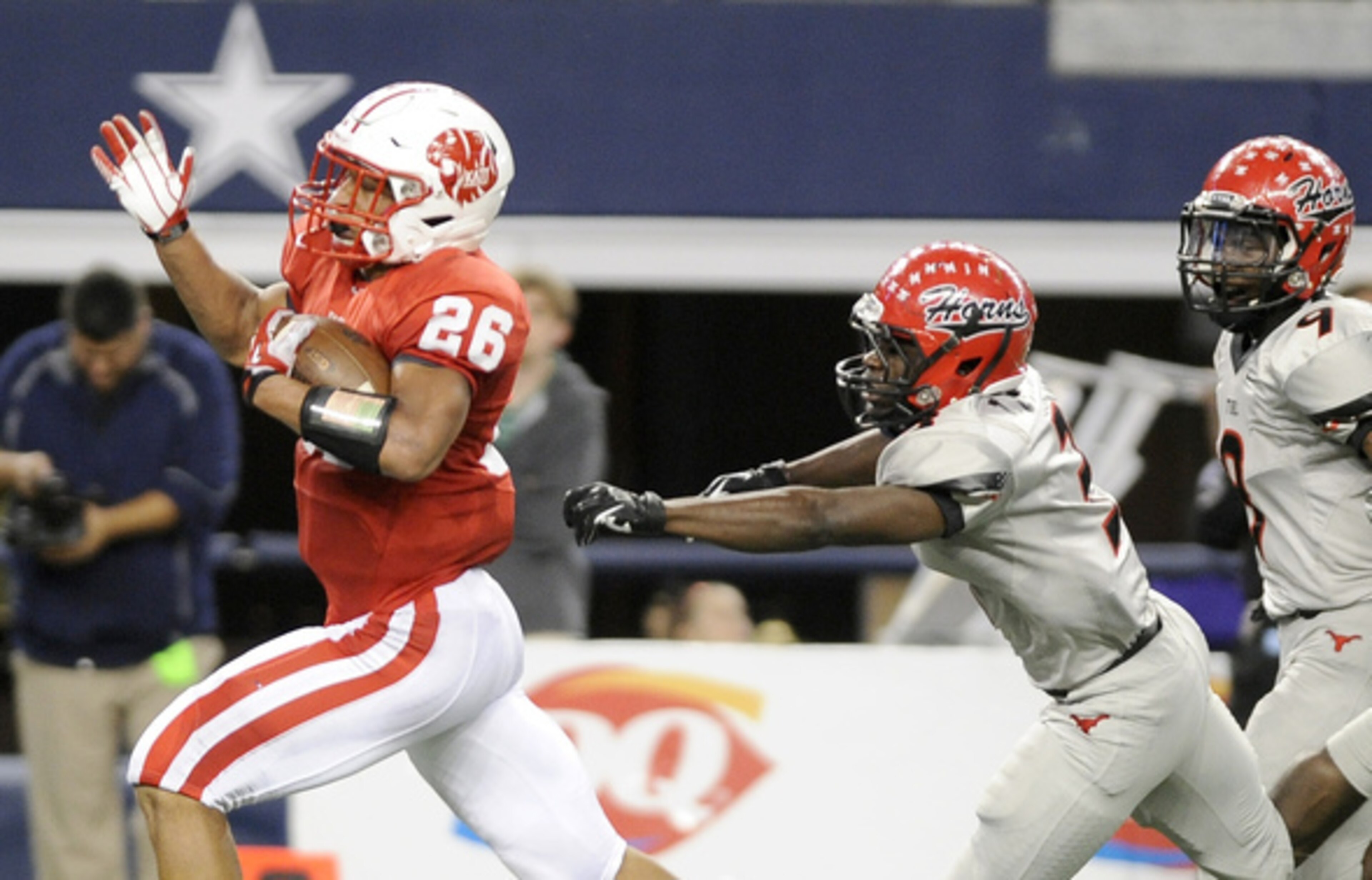 Katy RB Rodney Anderson rushes against Cedar Hill in the 2013 Texas 5A state title game