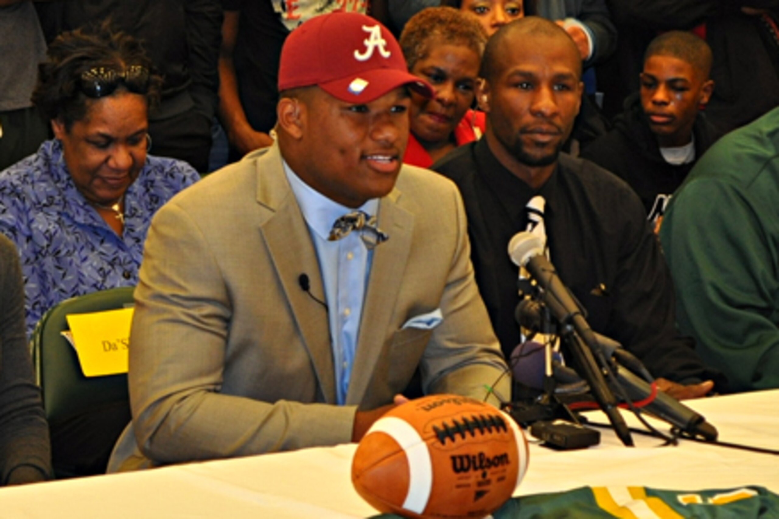 Da'Shawn Hand's commitment to Alabama stung for other squads.