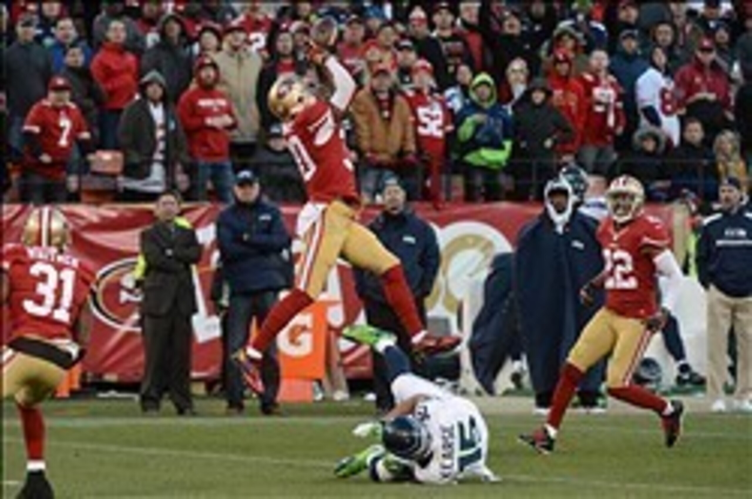 Eric Wright high-pointed the ball for a game-sealing pick against the rival Seahawks.