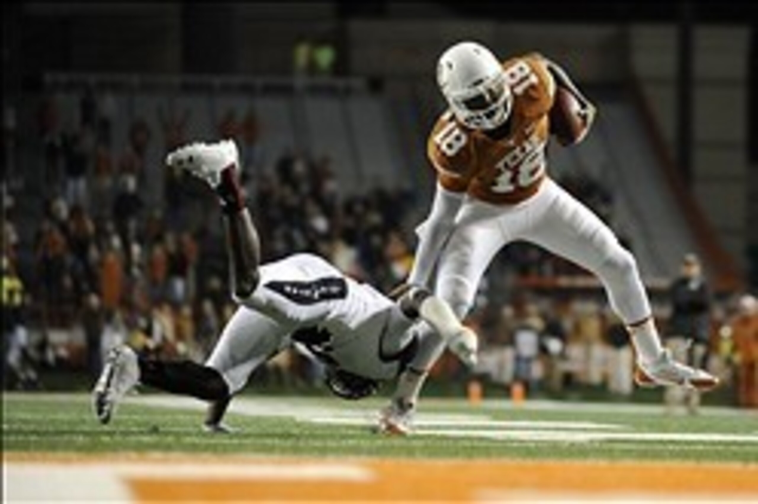 Is Tyrone Swoopes the future of Texas' quarterback position? Not if Jerrod Heard has anything to say about it.
