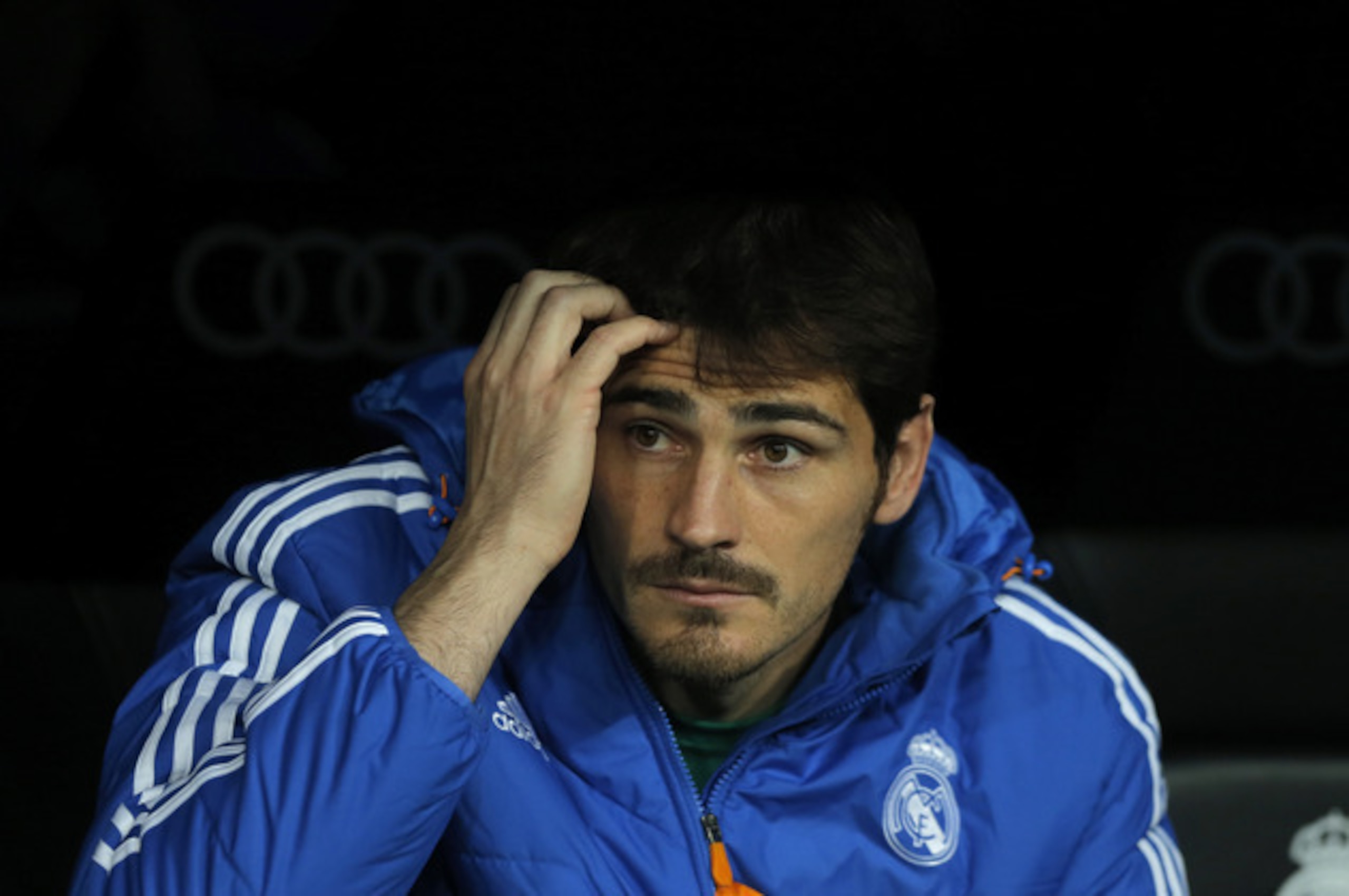 Casillas needs to decide whether to stick or twist