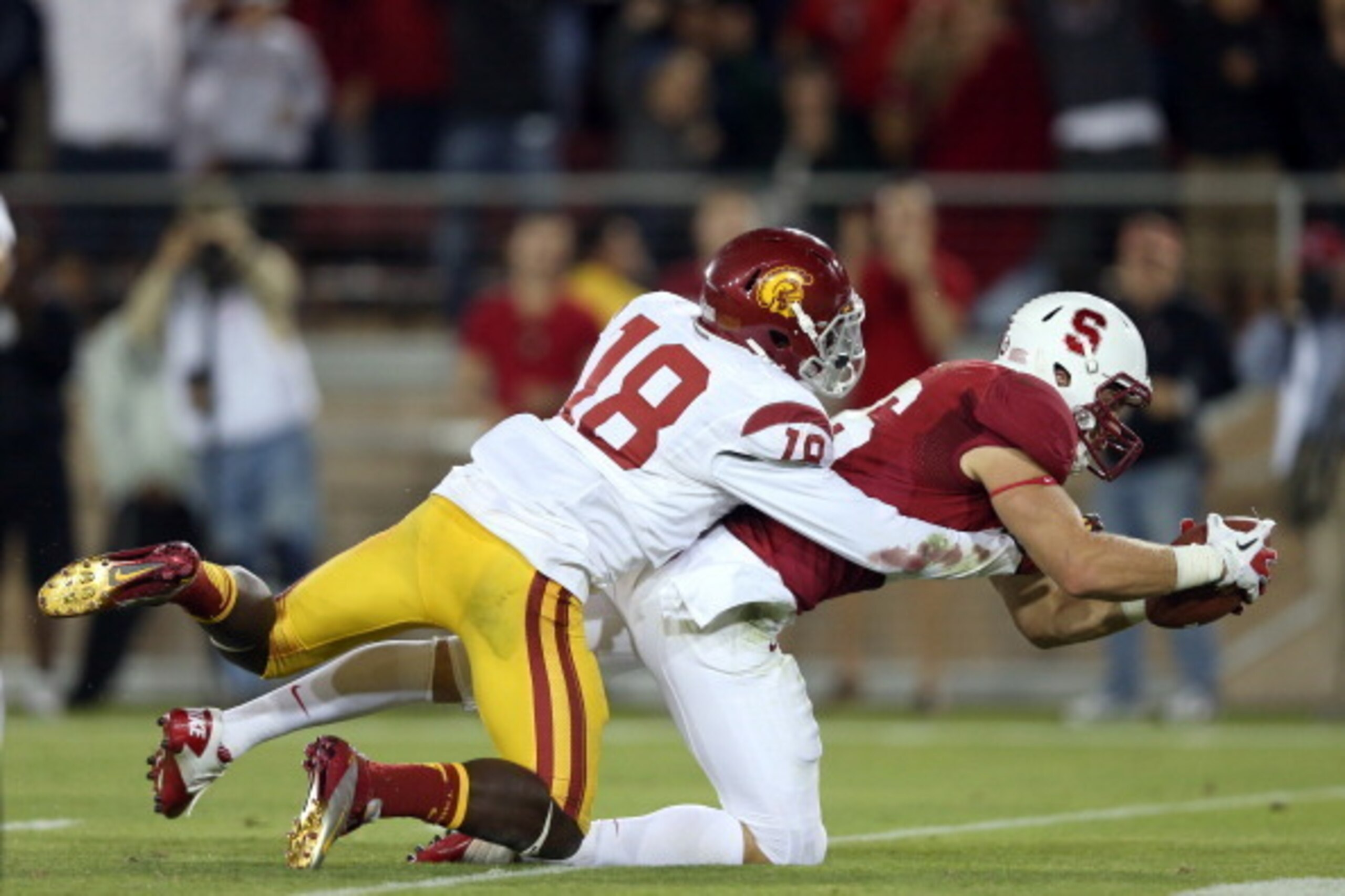 Dion Bailey makes a play against the Stanford Cardinal.